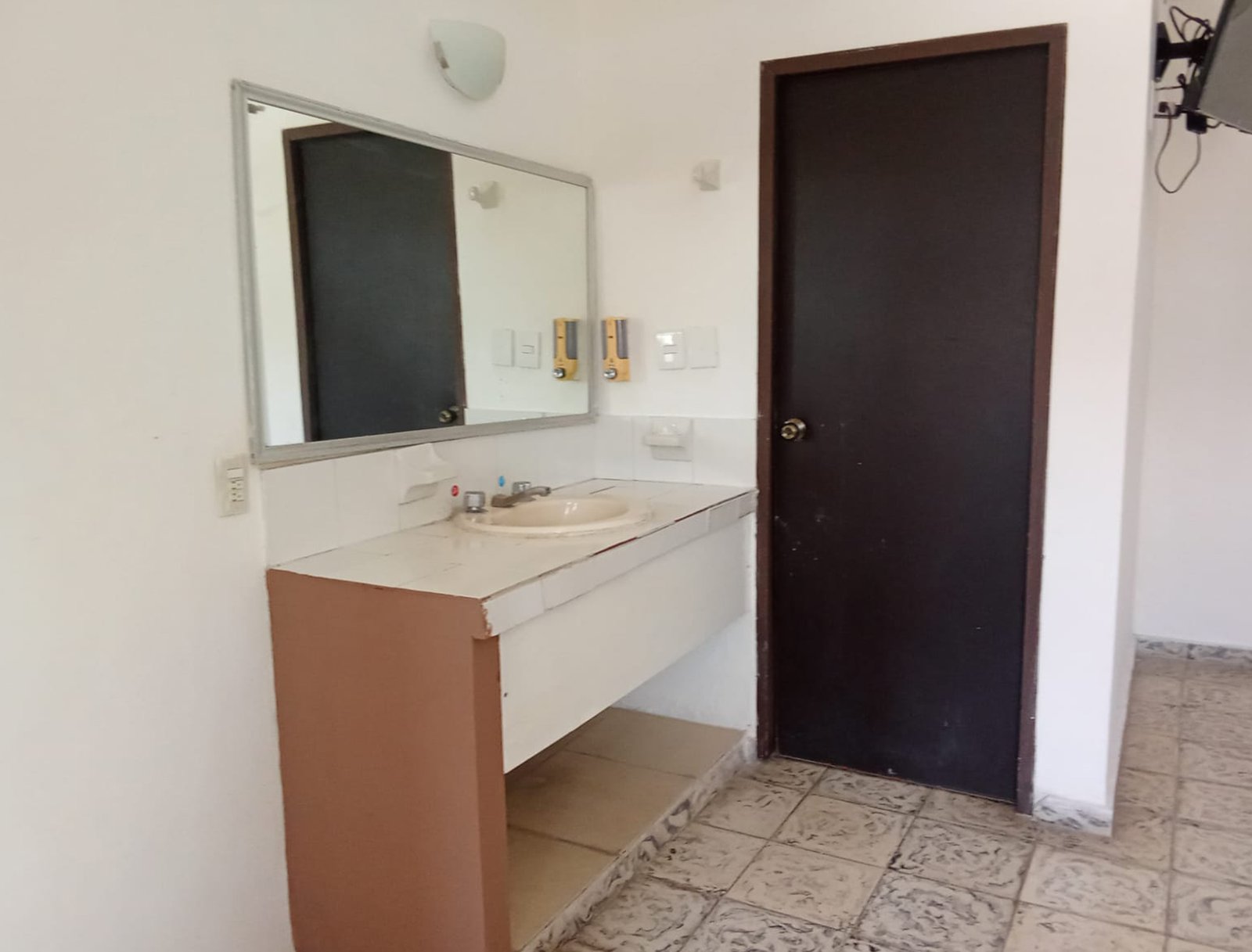 Instalación de Hotel Plaza de Oro Revolución 2
